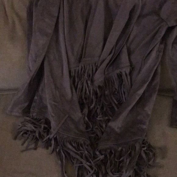 Diane Gilman faux gray suede jacket with fringe - Picture 4 of 7